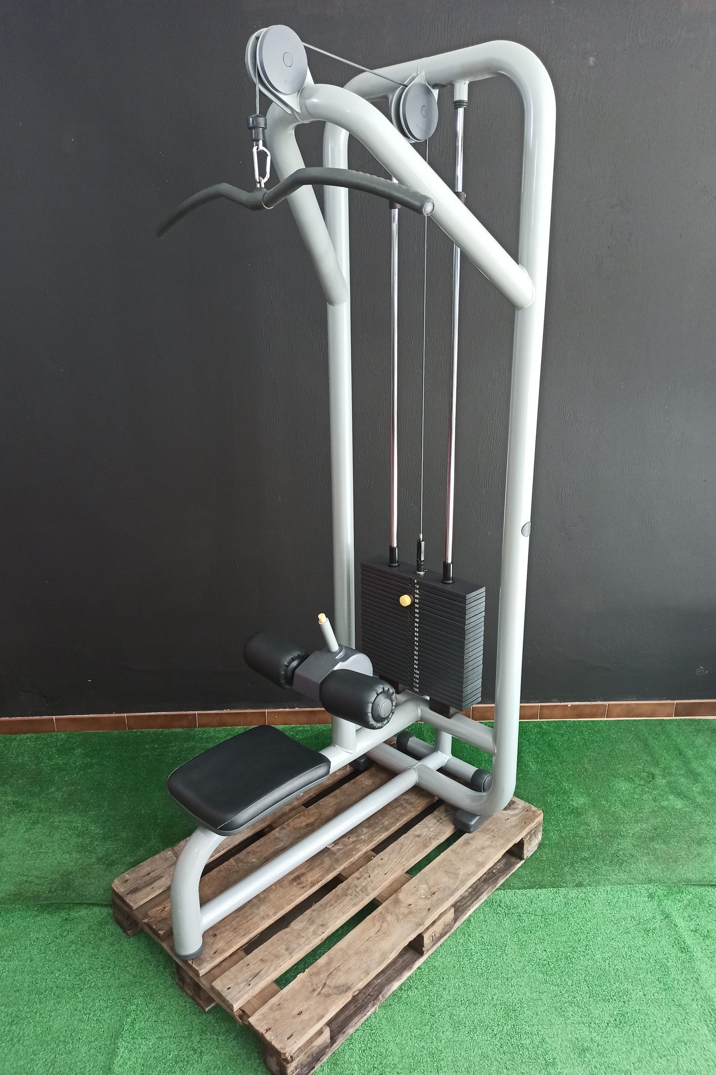 LAT MACHINE Element